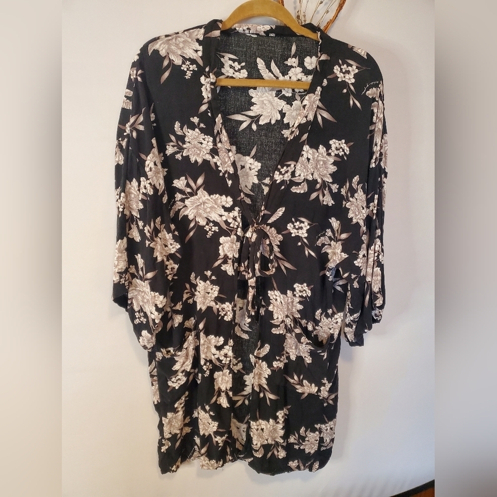 Spiritual Gangster Floral Kimono Robe